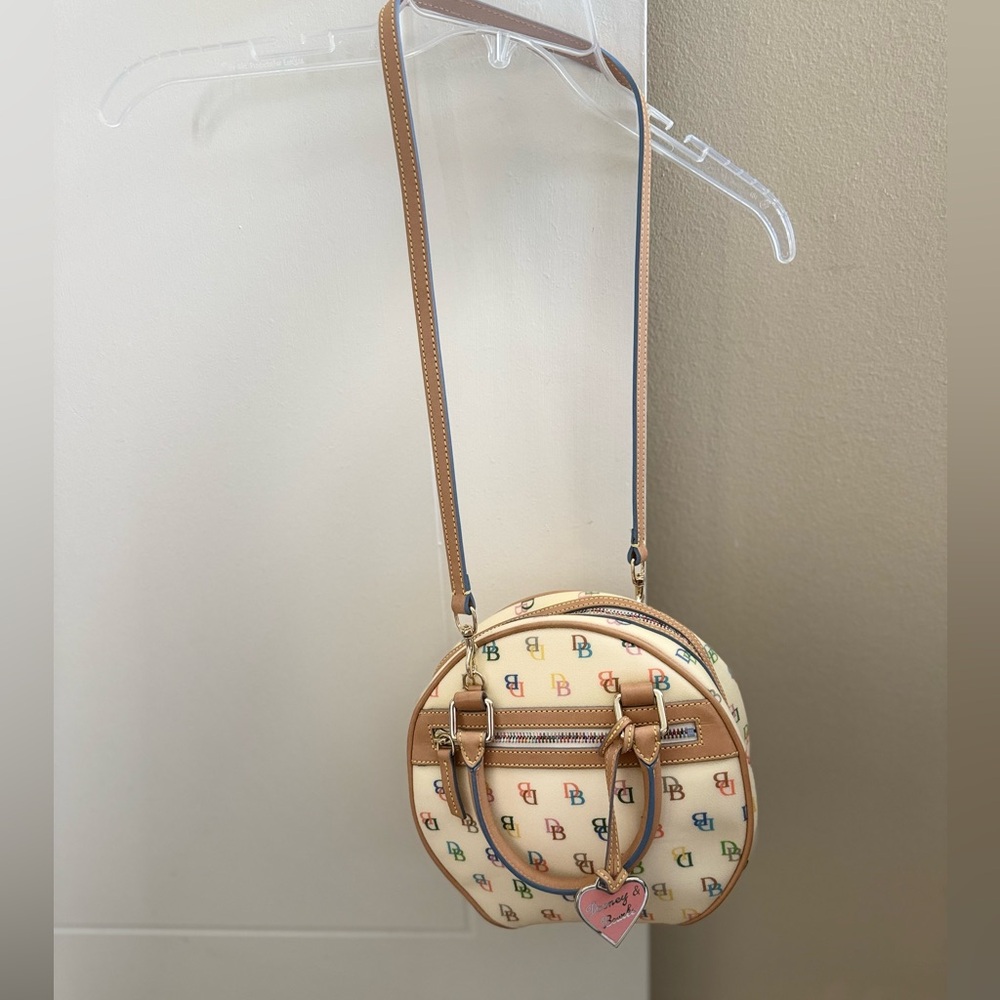 Discontinued Dooney And Bourke Circle It Bag - Picture 11 of 15
